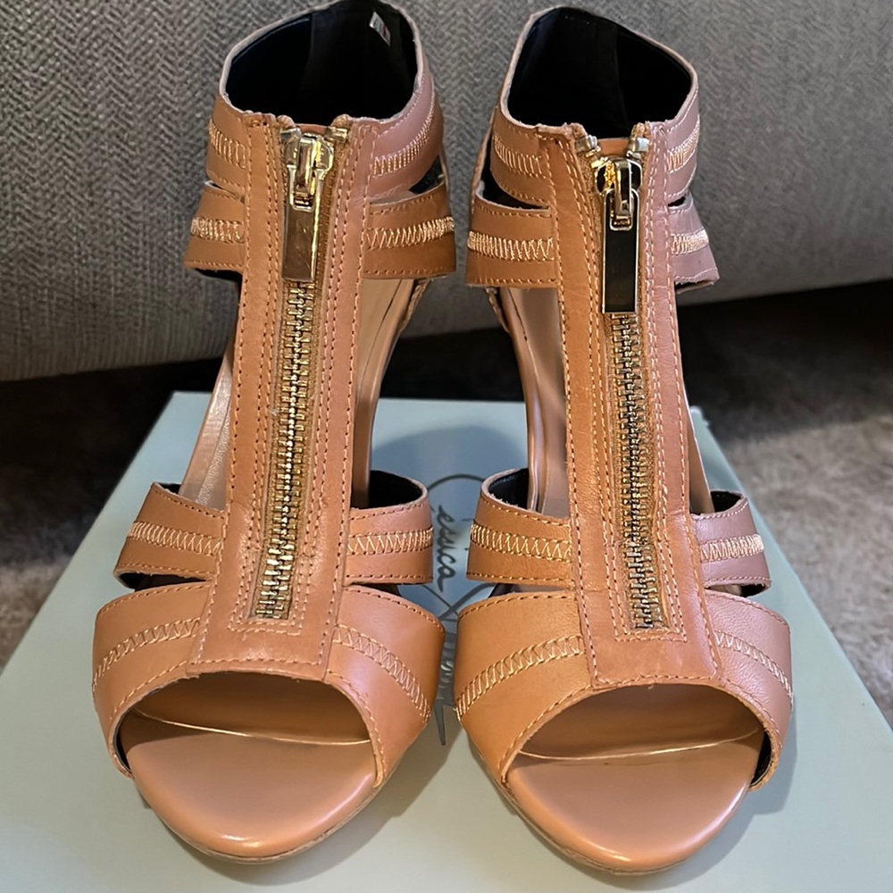 Jessica Simpson - ITANYA in Caramel size 6.5